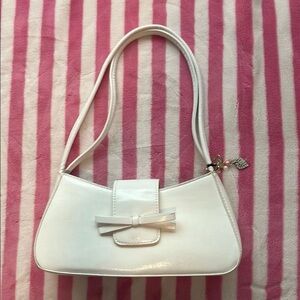 Elegant White Bow Accent Women's Bag